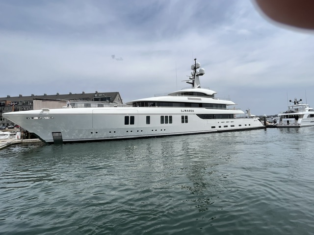 Lunasea motor yacht at the dock