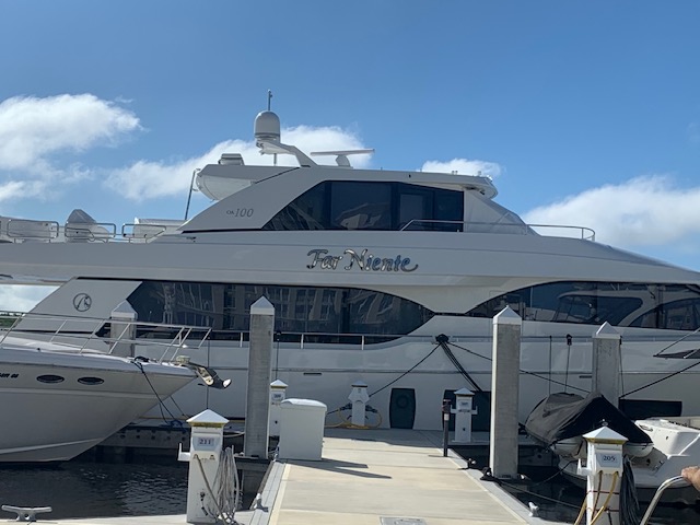 For Niente motor yacht at the marina